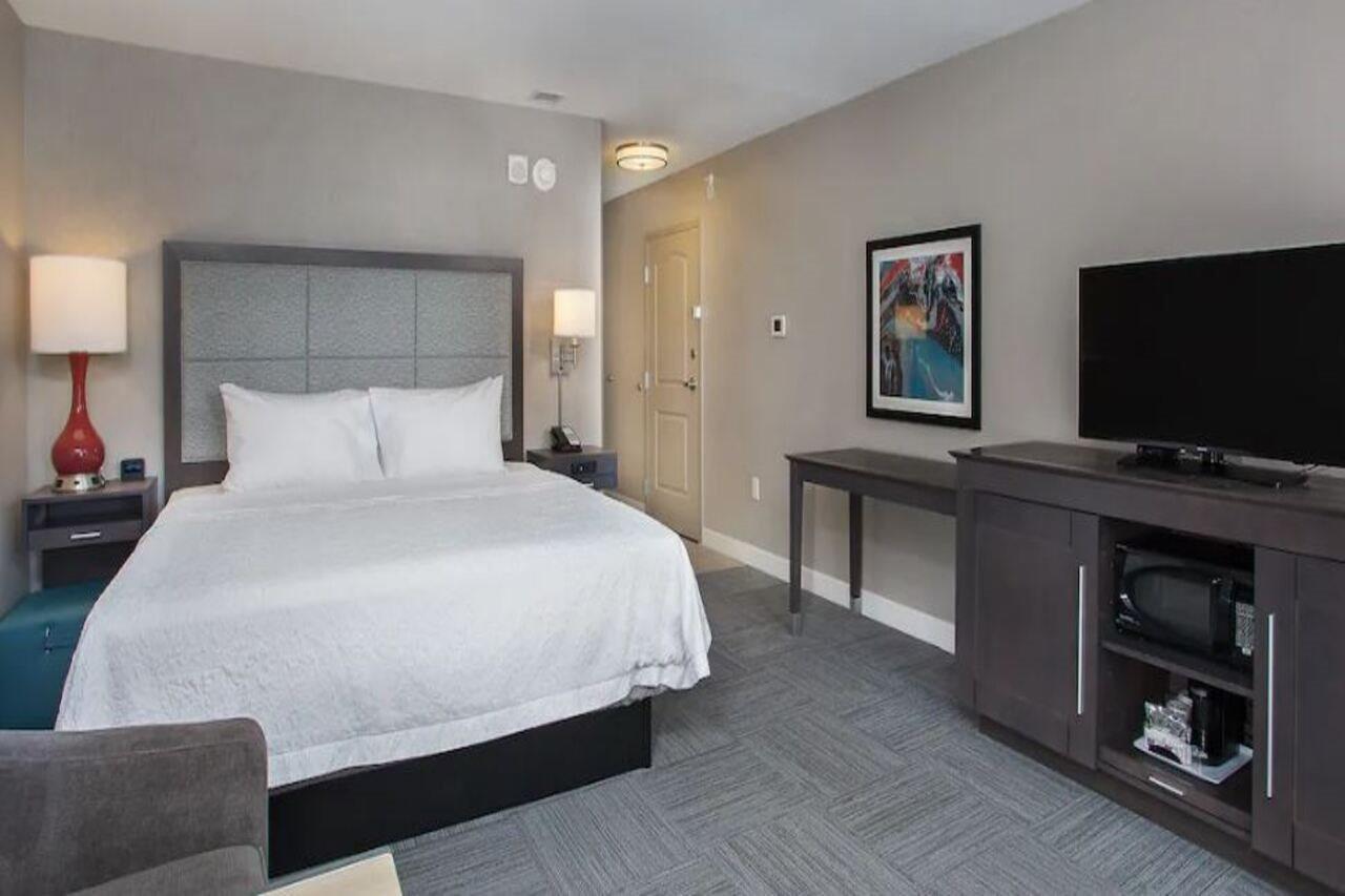 Hampton Inn Венсен Экстерьер фото