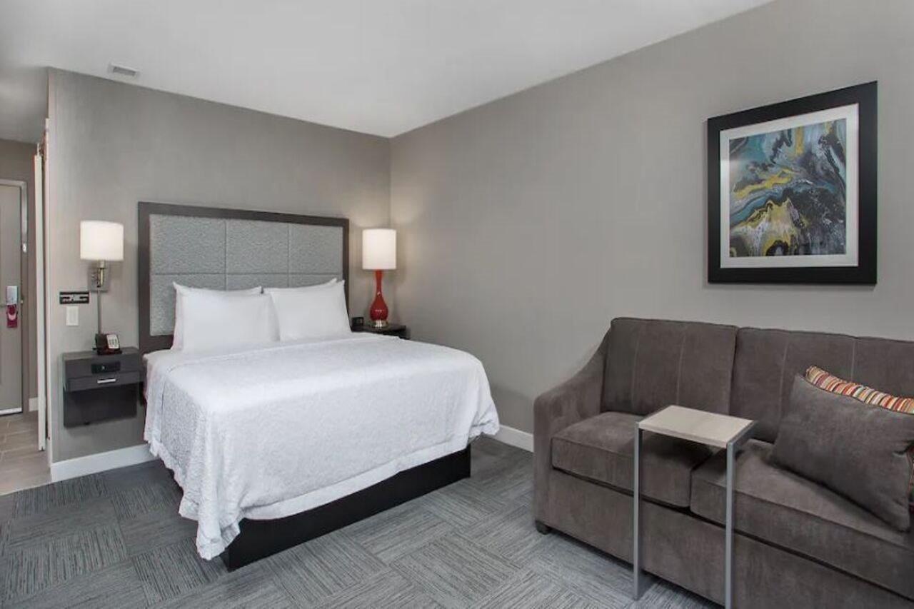 Hampton Inn Венсен Экстерьер фото