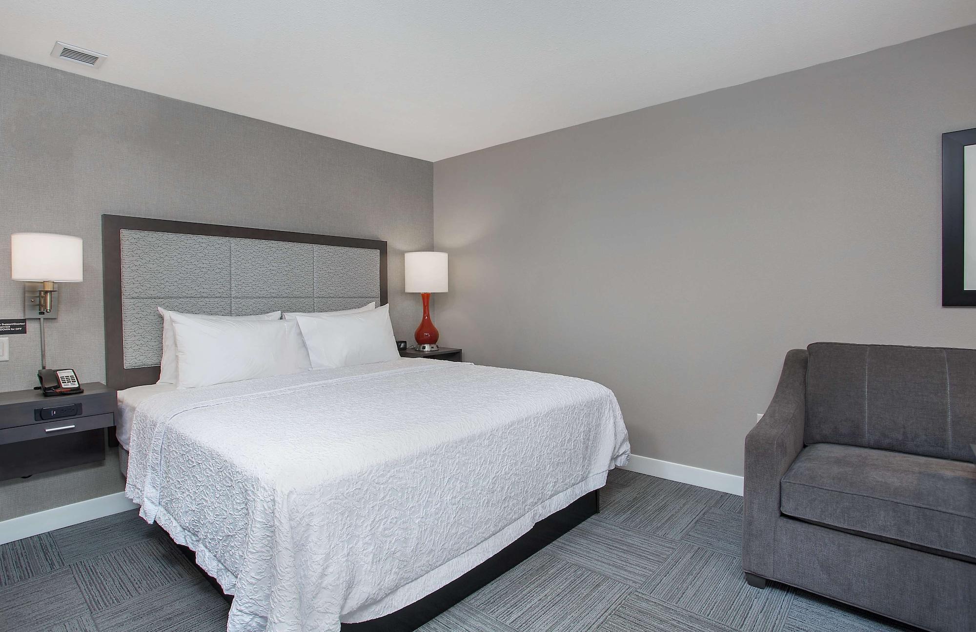 Hampton Inn Венсен Экстерьер фото