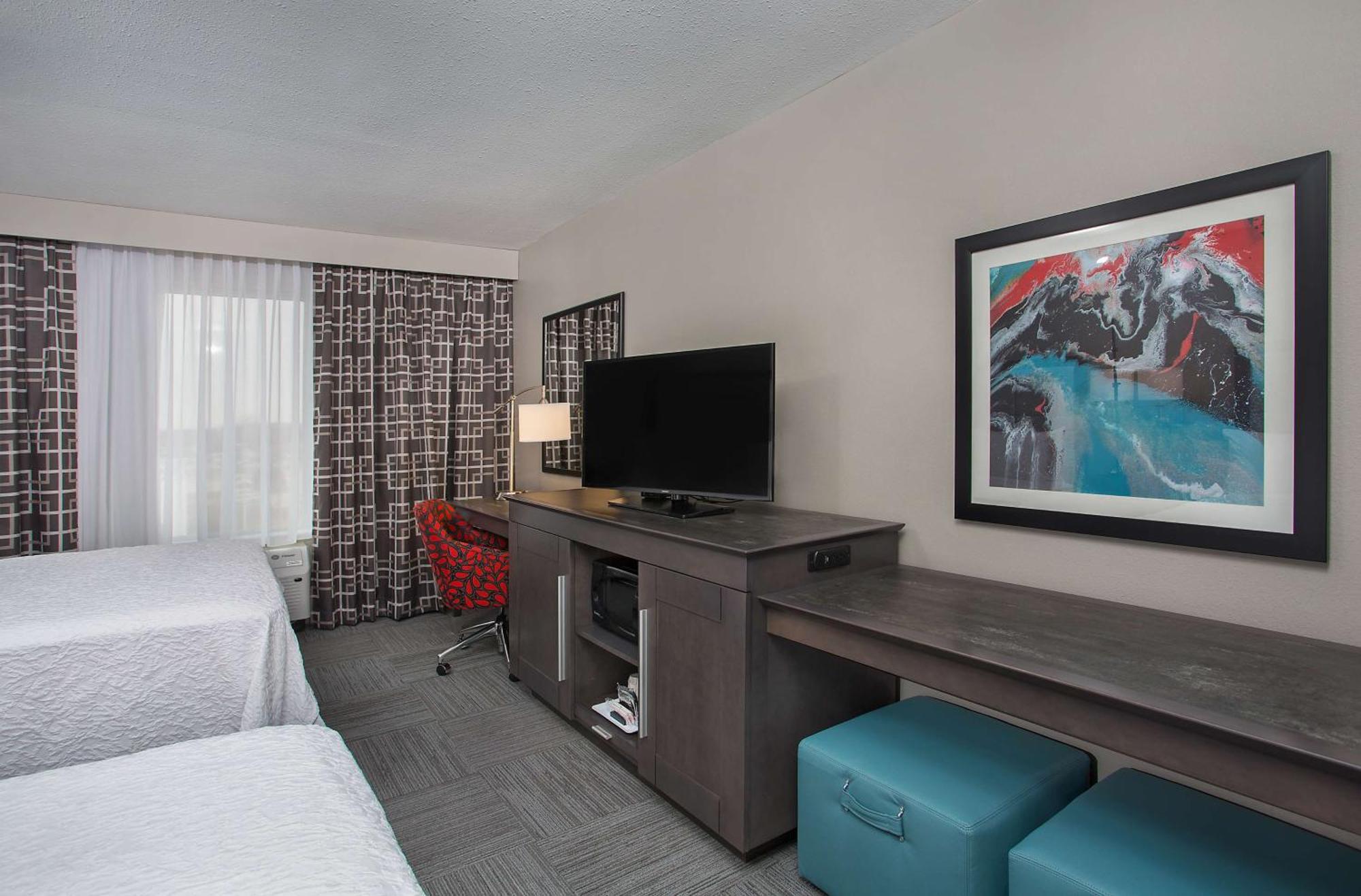 Hampton Inn Венсен Экстерьер фото