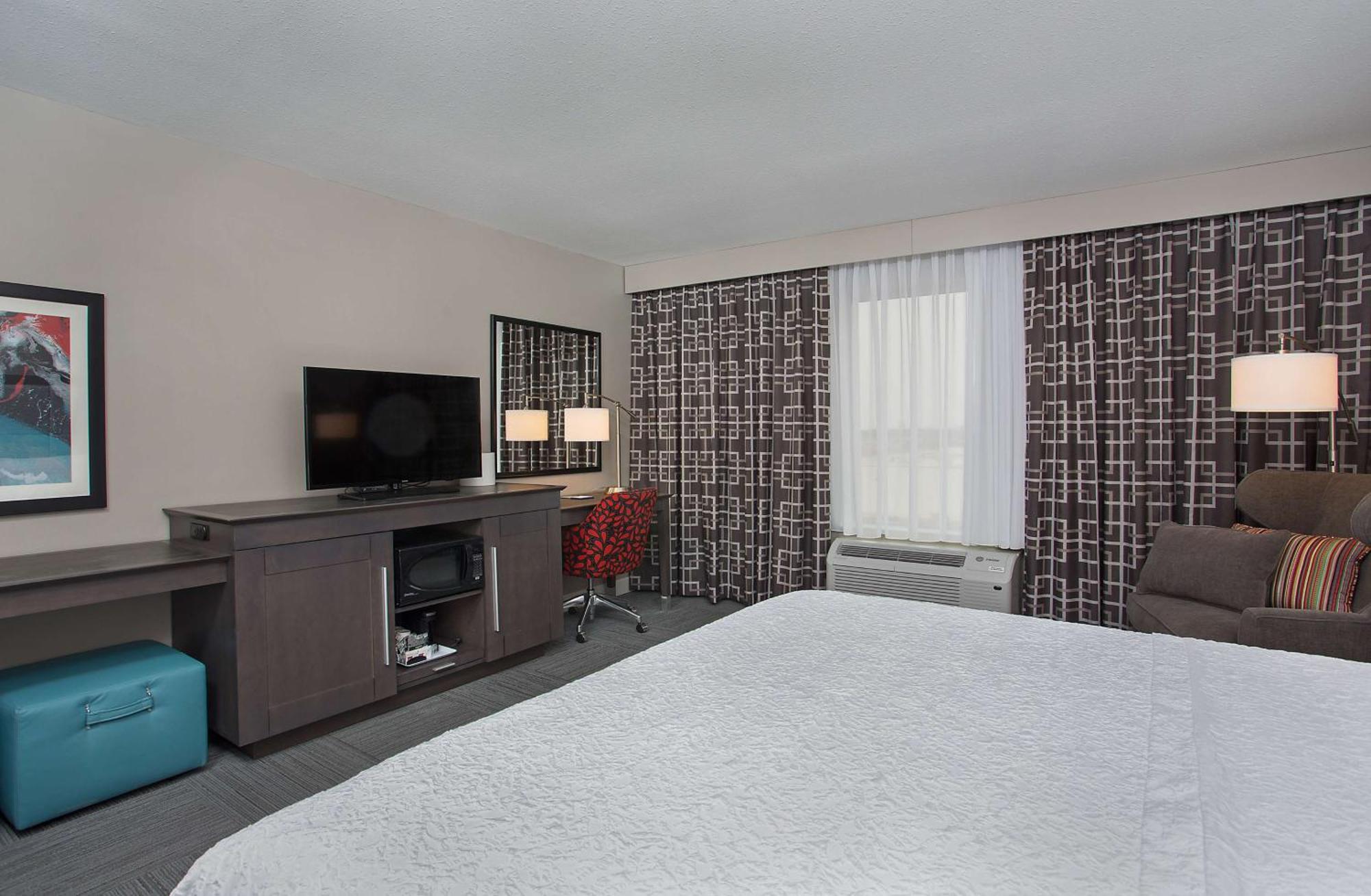 Hampton Inn Венсен Экстерьер фото