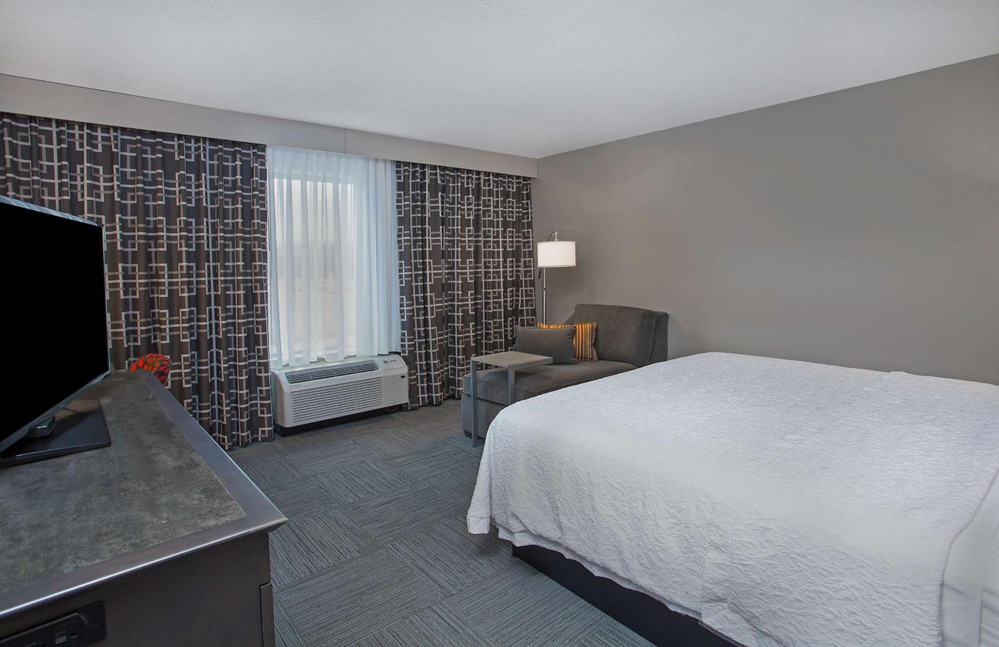Hampton Inn Венсен Экстерьер фото