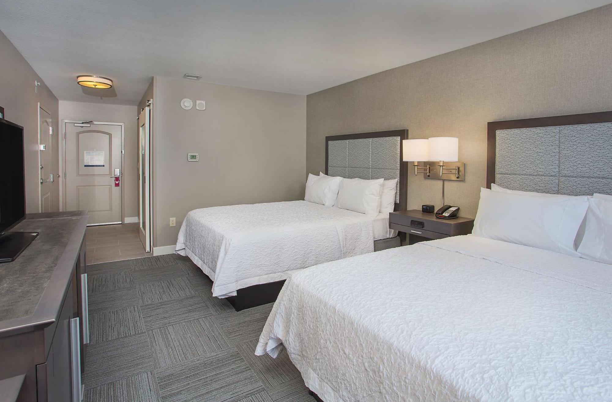 Hampton Inn Венсен Экстерьер фото