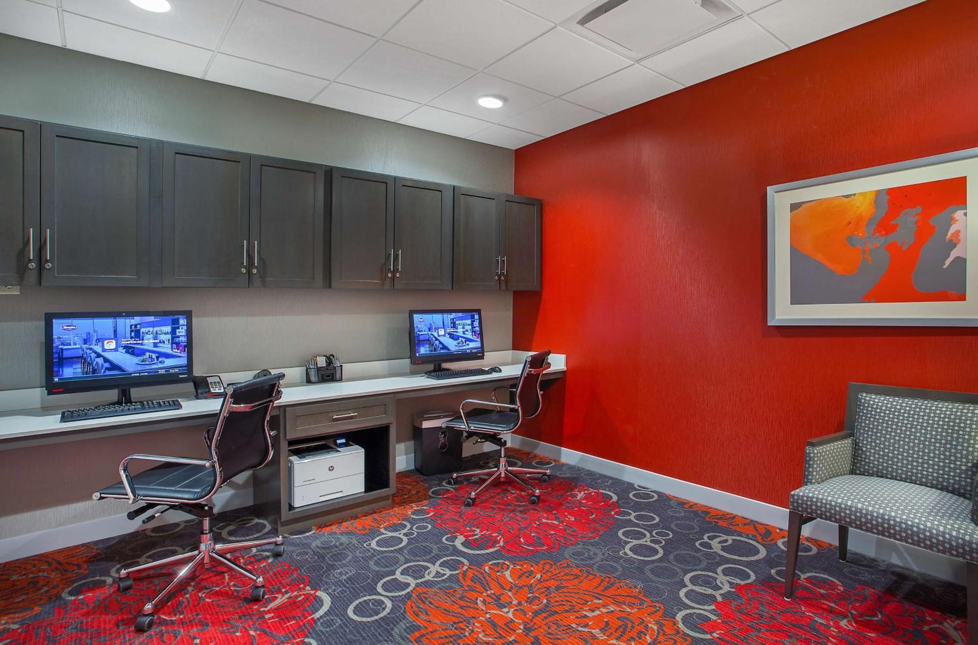 Hampton Inn Венсен Экстерьер фото